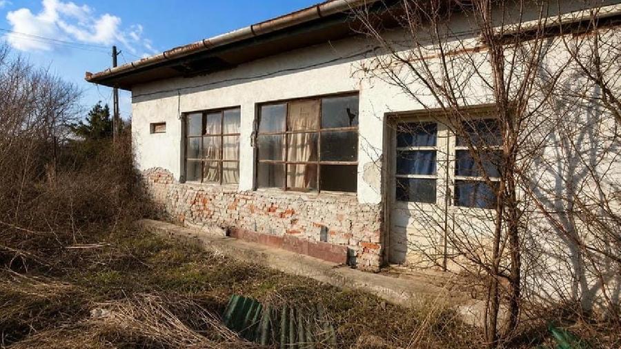 Apartament cu 5 camere semidecomandat în Lugoj