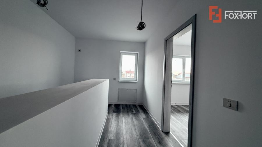 Duplex cu 4 camere cu Canalizare în Săcălaz