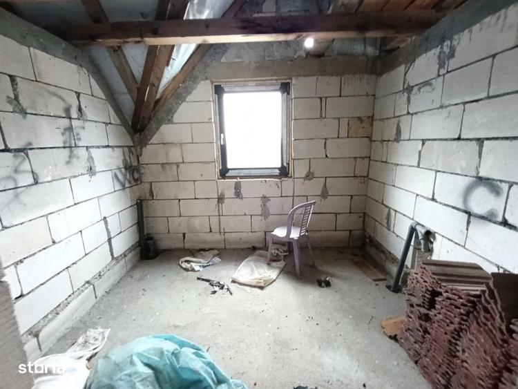 Casă cu 4 camere în Șomcutu Mic
