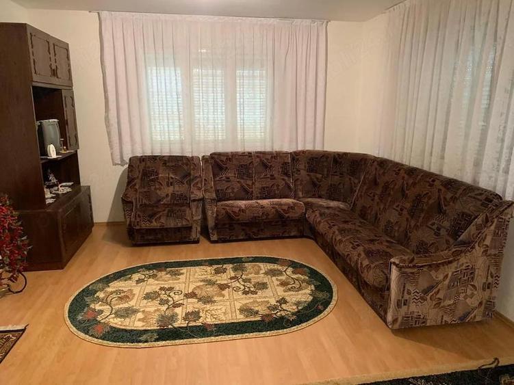 Casa spa?ioasa cu 35 ari teren Solovastru (ie?ire spre Reghin Baile Sarate de la Jabeni?a) - 4