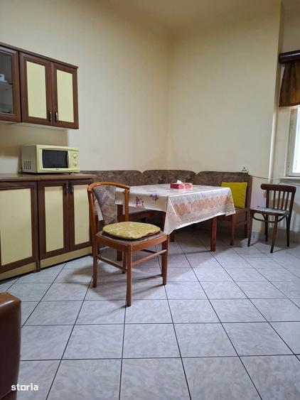 Casă cu 2 camere cu Teren 414 Mp în Central