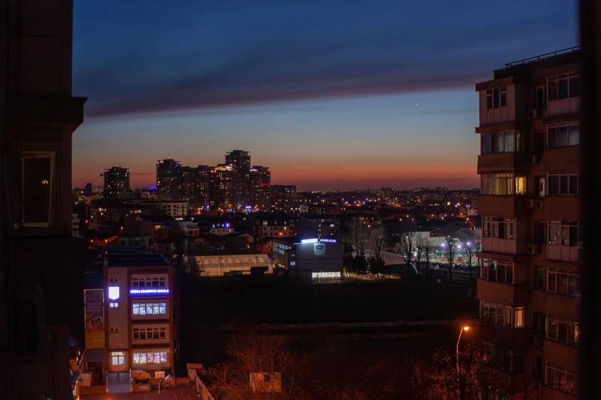 Apartament cu 2 camere decomandat în Vitan