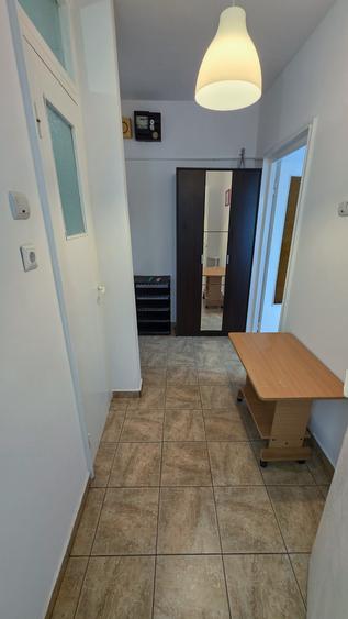Garsonieră decomandată în Vitan