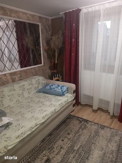 Casă cu 4 camere cu Teren 135 Mp în Fundeni