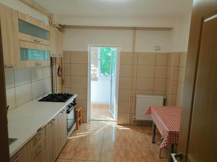 Apartament cu 2 camere decomandat, mobilat în Tomis III
