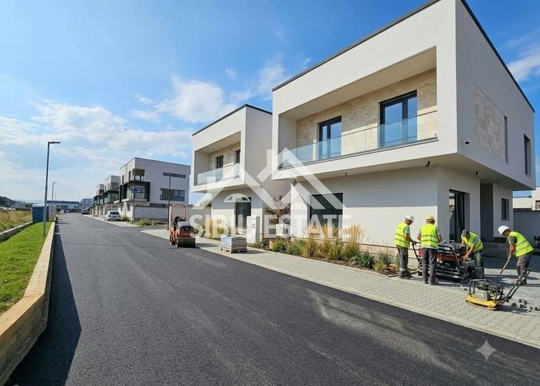 Duplex cu 4 camere cu Canalizare în Șelimbăr