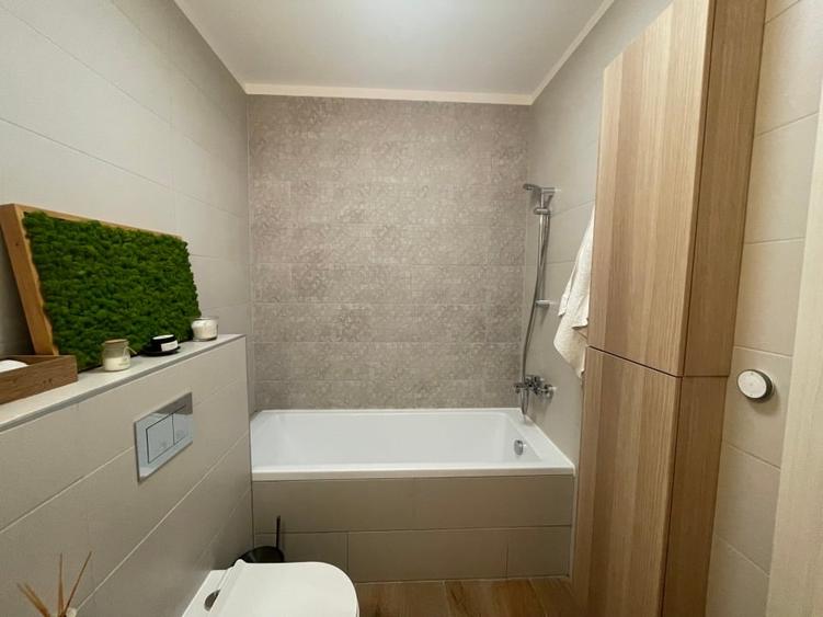 Apartament cu 3 camere decomandat, mobilat în P-ta Presei Libere