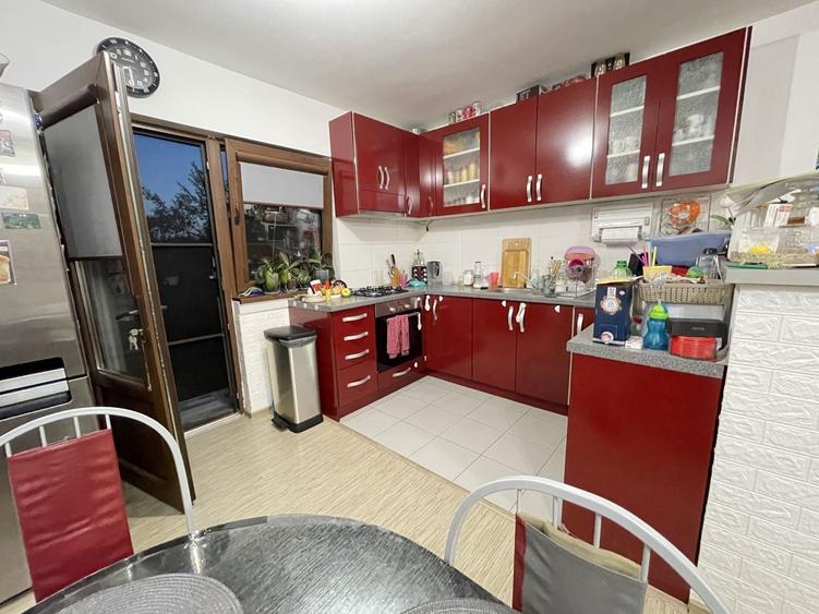 Duplex cu 3 camere cu Canalizare în Săcălaz