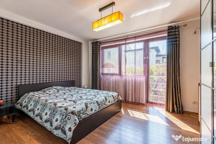 Apartament cu 3 camere semidecomandat în Central