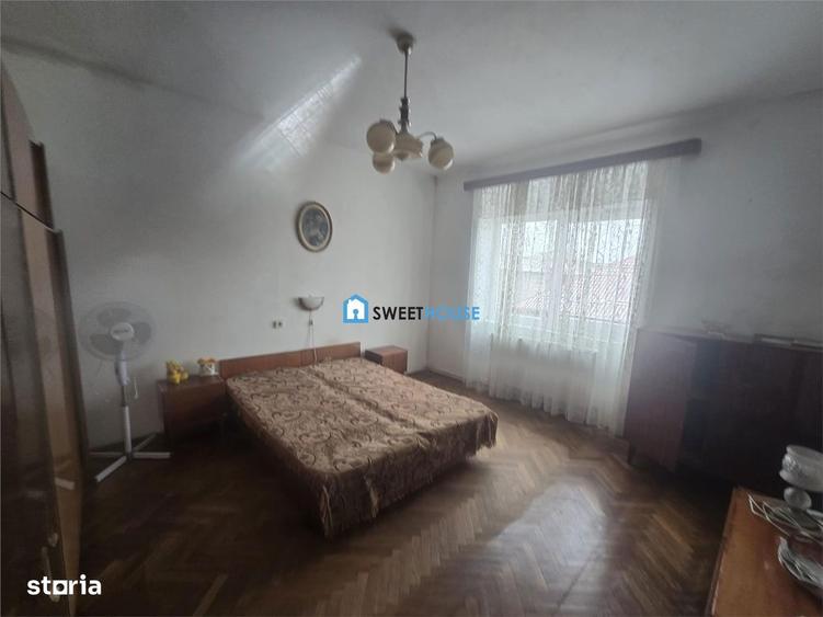 Casă cu 4 camere cu Teren 150 Mp în Central