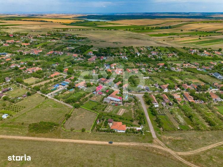 Teren de 1440 mp, în Murani