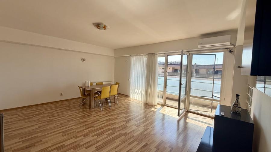 Apartament cu 4 camere decomandat în Voluntari