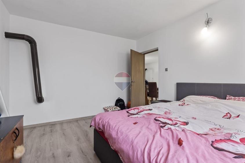 Casă individuală cu 3 camere cu Teren 491 Mp în Vladimirescu