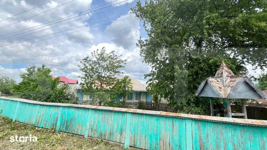 Casă cu 4 camere cu Teren 3080 Mp în Curtești