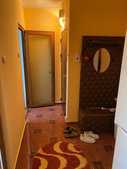 Apartament cu 2 camere semidecomandat, mobilat în Micro 19