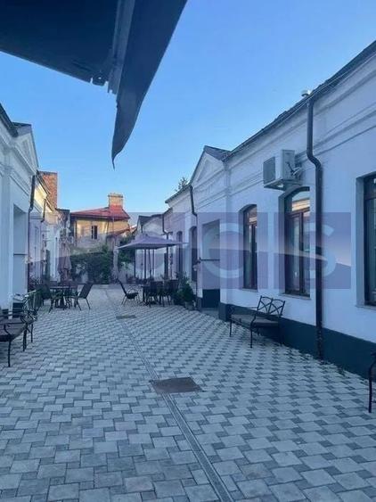Apartament cu 3 camere semidecomandat, mobilat în Calea Călărașilor
