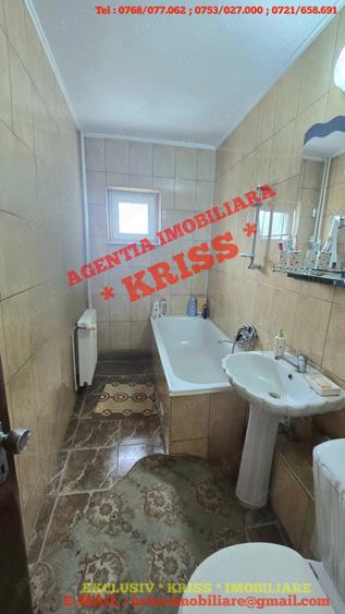 Apartament cu 3 camere decomandat în Găvana