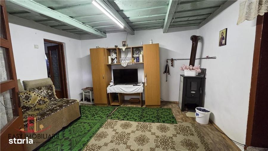 Casă cu 2 camere cu Teren 800 Mp în Păsăreni