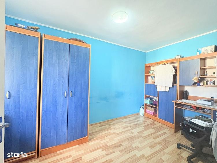 Apartament cu 3 camere semidecomandat în Nord