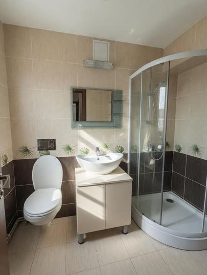 Apartament cu 4 camere decomandat în Central