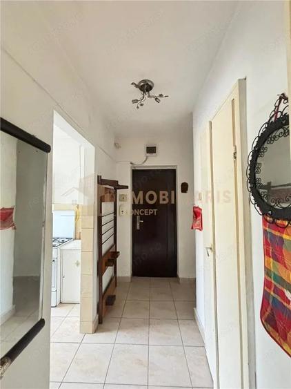 Apartament cu 2 camere semidecomandat în Independenței
