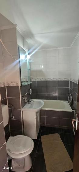 Apartament cu 2 camere semidecomandat în Micro 16