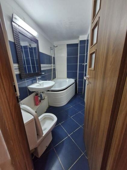 Apartament cu 3 camere decomandat, mobilat în Vitan Mall