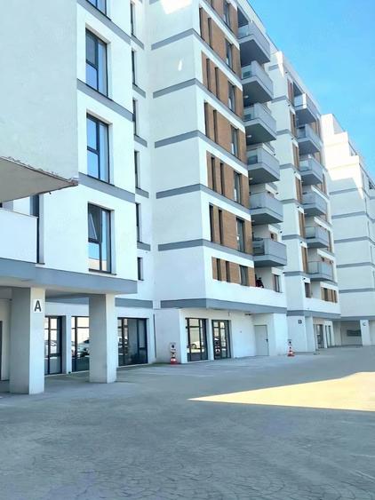 Apartament cu 3 camere decomandat în Aradului