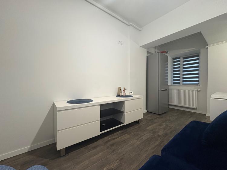 Apartament cu 2 camere decomandat în Energiei