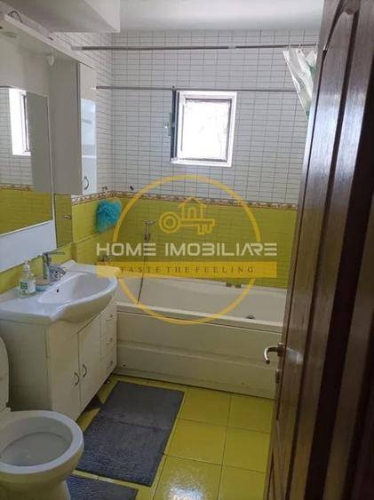 Apartament cu 3 camere decomandat, mobilat în Nicolina