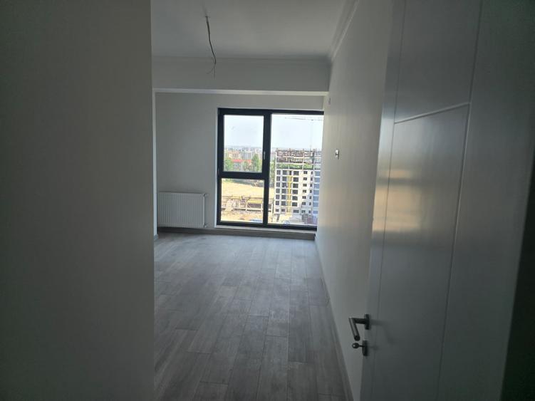 Apartament cu 3 camere decomandat în Energia