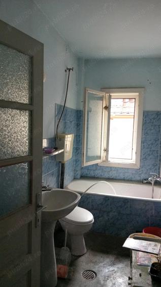Casă cu 6 camere cu Teren 805 Mp în Central
