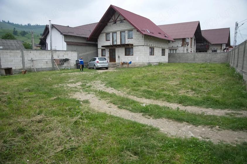 Casă cu 4 camere cu Teren 600 Mp în Central