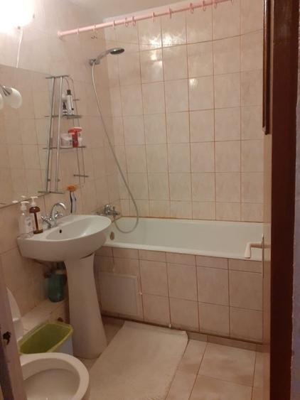 Apartament cu 3 camere decomandat în Rahova