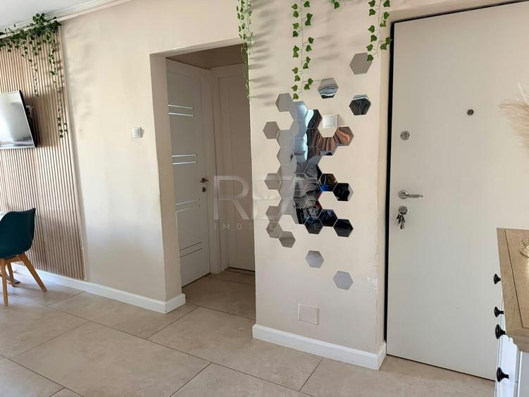 Apartament cu 4 camere semidecomandat, mobilat în Teiul Doamnei