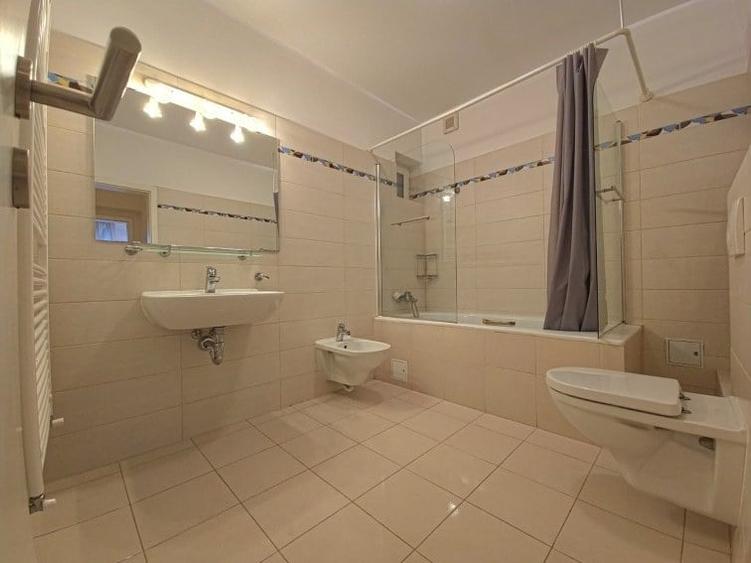 Apartament cu 4 camere în Dorobanți