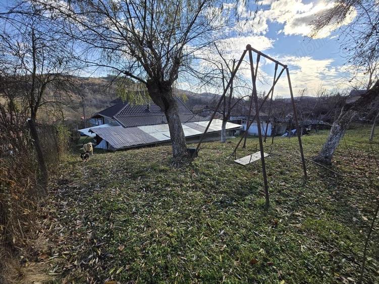 Casă cu 4 camere în Slănic