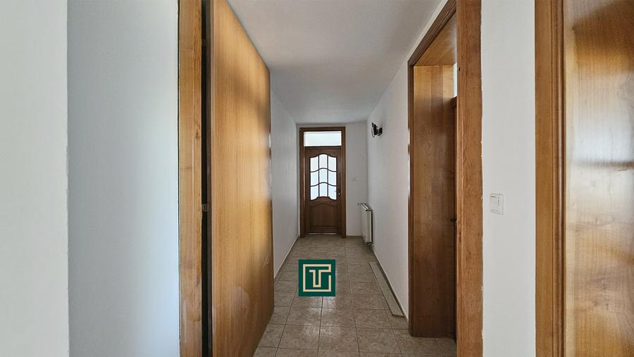 Birou, de 2,704 mp, în Lugoj