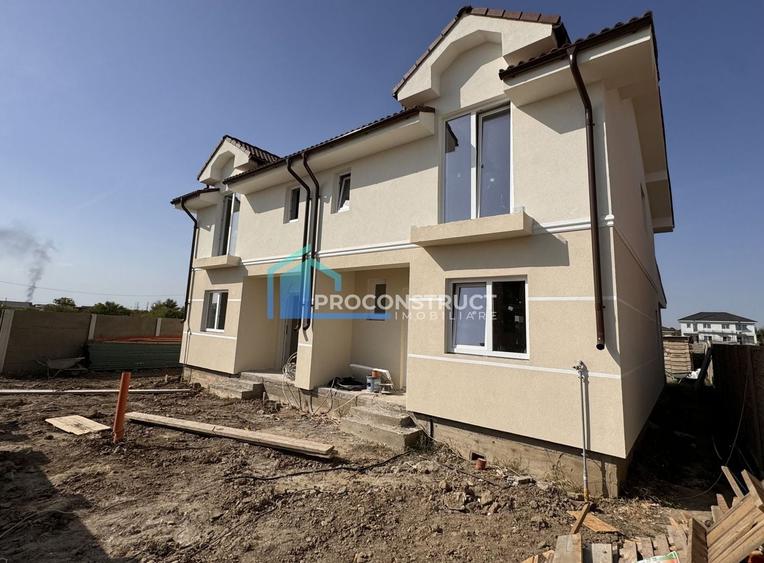 Duplex cu 4 camere cu Canalizare în Moșnița Veche