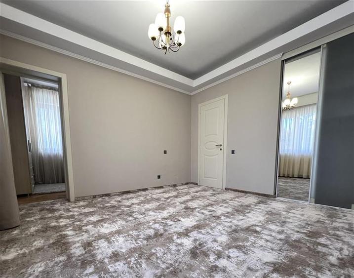 Apartament cu 3 camere semidecomandat, mobilat în Herăstrău