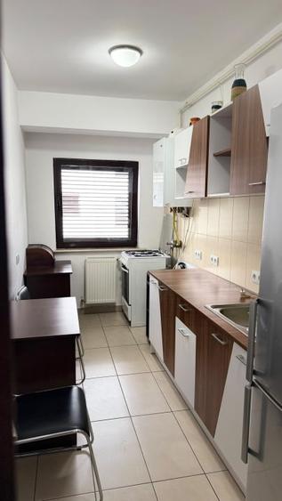 Garsonieră decomandată, mobilată în Între Lacuri