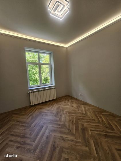 Spațiu comercial, de 450 mp, în Copou