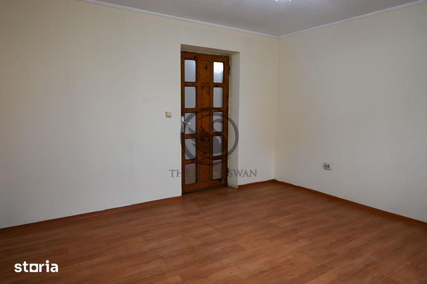 Casă cu 3 camere decomandat cu Teren 1178 Mp în Târgșoru Vechi