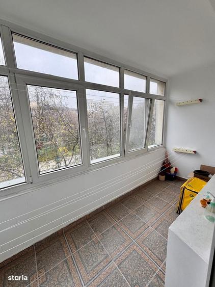 Apartament cu 3 camere, mobilat în Drumul Taberei — fotografia 3