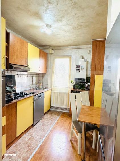 Apartament cu 3 camere semidecomandat în Astra