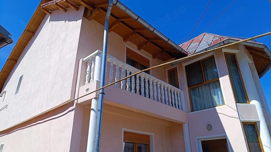 Casă cu 3 camere cu Teren 343 Mp în Poiana