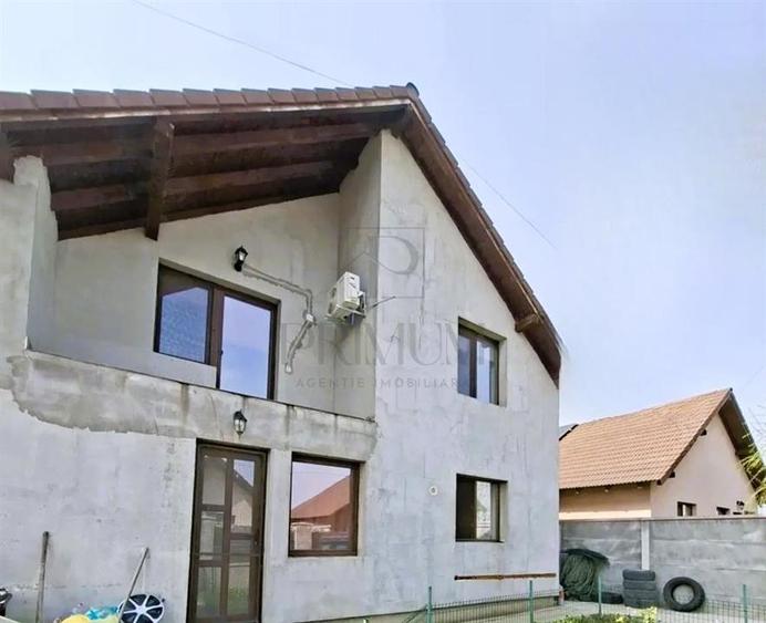 Casă individuală cu 4 camere cu Canalizare în Sânmihaiu Român