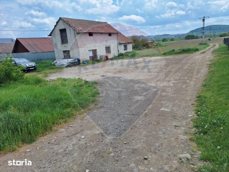 Teren de 1160 mp, în Dârlos