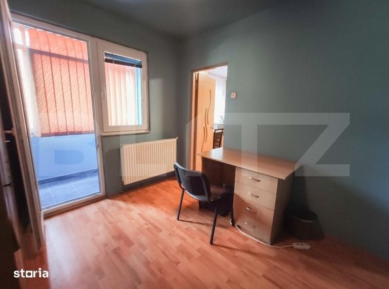 Apartament cu 3 camere semidecomandat în Micro 15