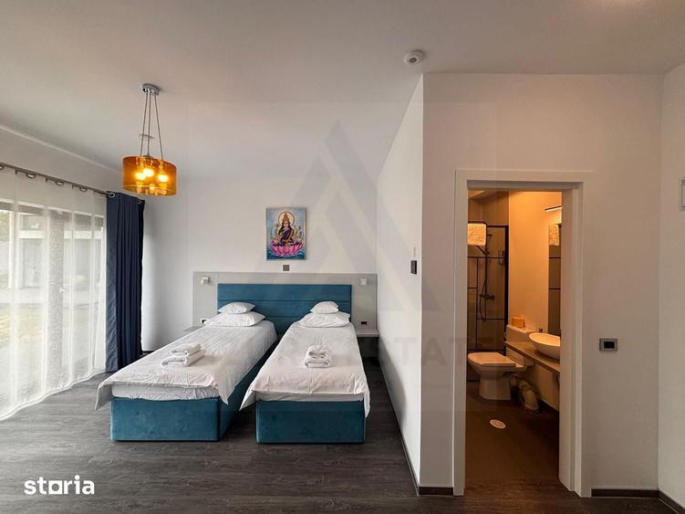 Casă cu 10 camere cu Teren 4600 Mp în Central